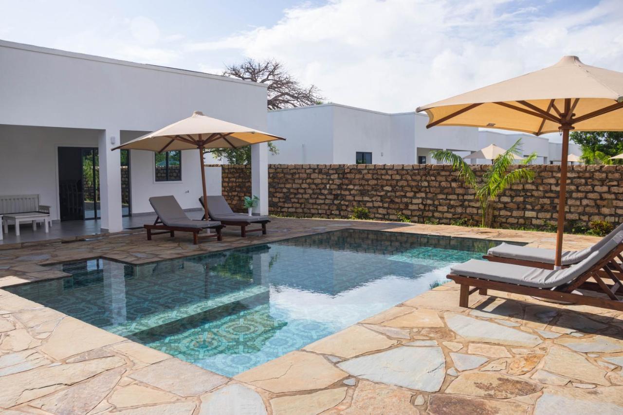 4 U Luxury Bungalows Diani Diani Beach Exterior photo